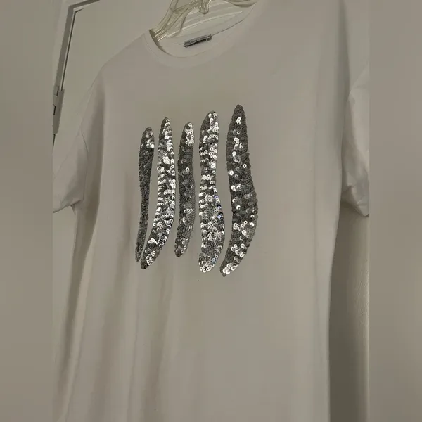 Zara White Tee with Silver Sequin Waves Size M - Image 2