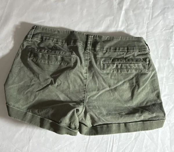 American Eagle Women's Olive Green Midi Stretch Cuffed Shorts Size 0 - Image 4