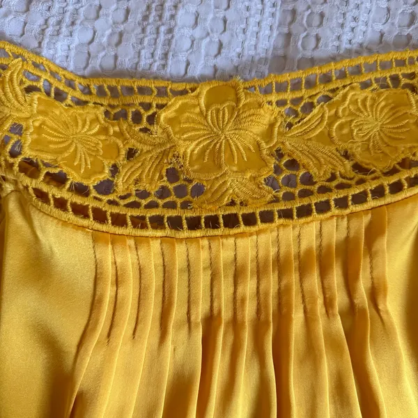 Yellow Top Floral Embroidered Size M - Image 2