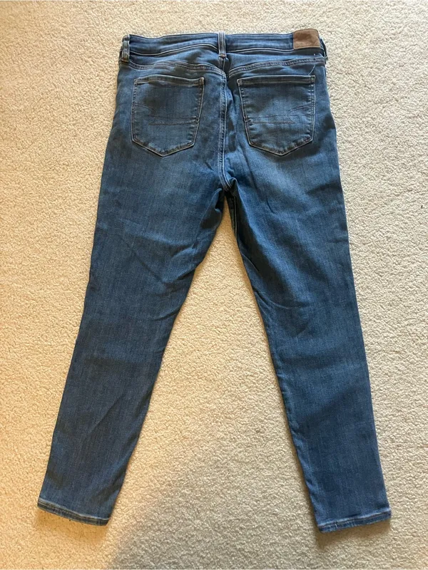 American Eagle Outfitters Women's Skinny Jeans - Medium Blue Wash size 12 SHORT - Image 2