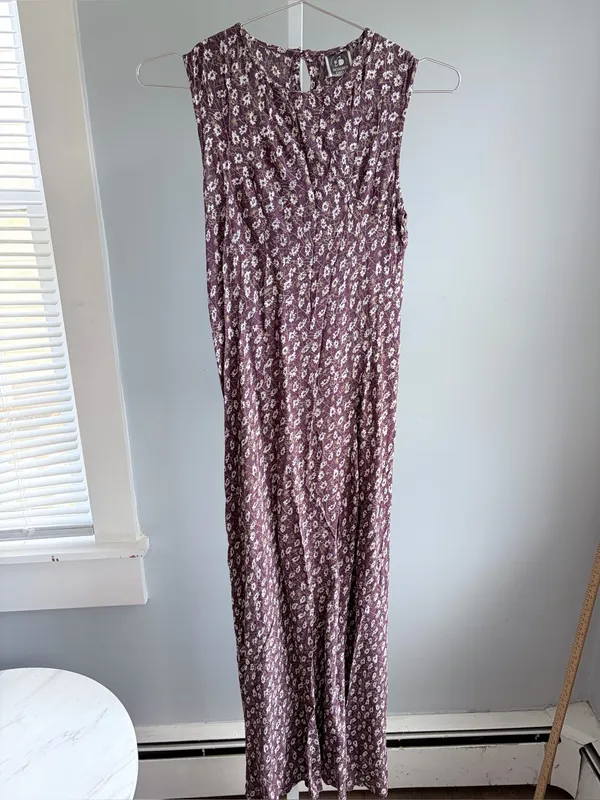 Soft Girl Sleeveless Floral Garden Midi Dress in Plum Size S - Image 2