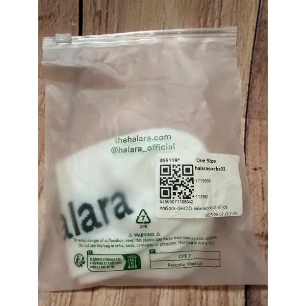 Halara Womens Ankle Socks White Logo Athletic Low Cut Heel Tab One Size NEW - Image 3