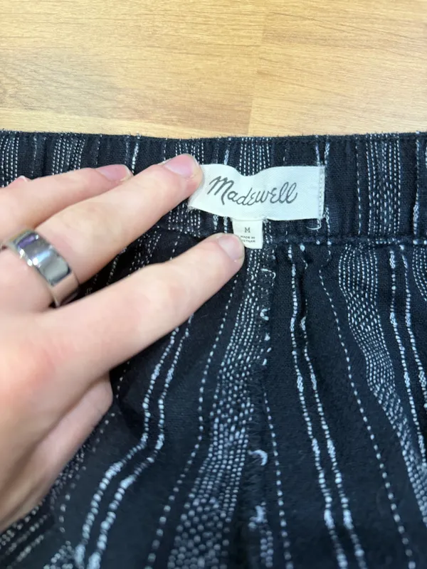Madewell Linen Shorts Pull-On - Image 3