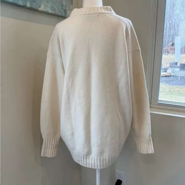 LOFT Women’s size xs Cream Crewneck Sweater soft and cozy - Image 4