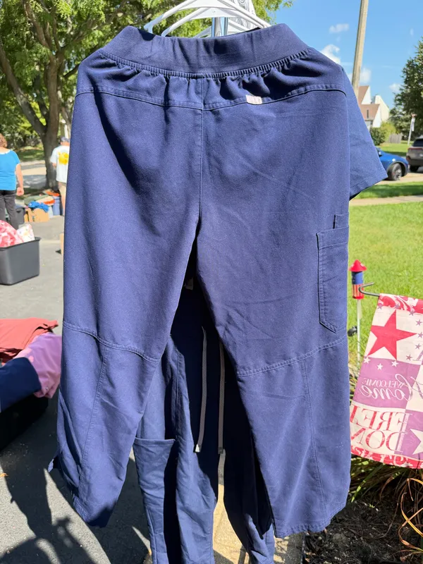 FIGS Scrub Pants - Image 4