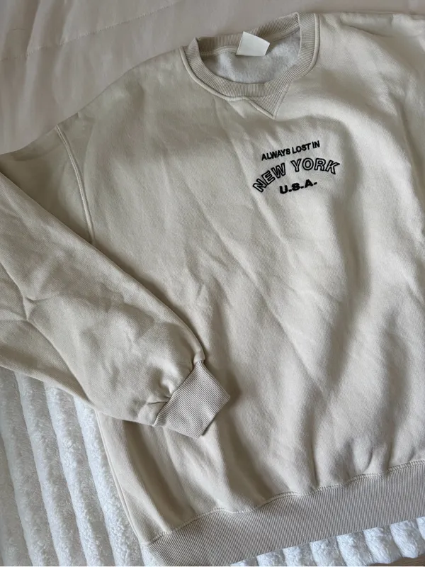 Pull&Bear Cream Crewneck Sweatshirt with 'New York' Embroidery - Image 2