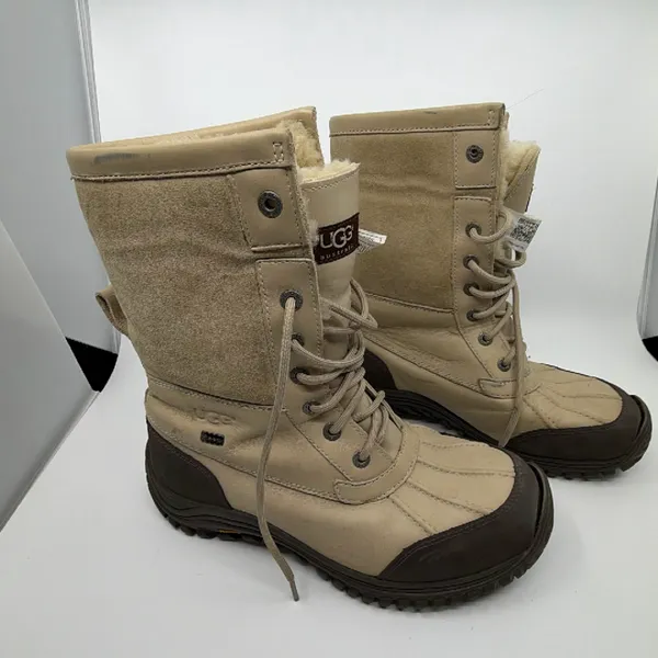UGG Adirondack II Beige Leather Shearling Boot Size 9 - Image 2
