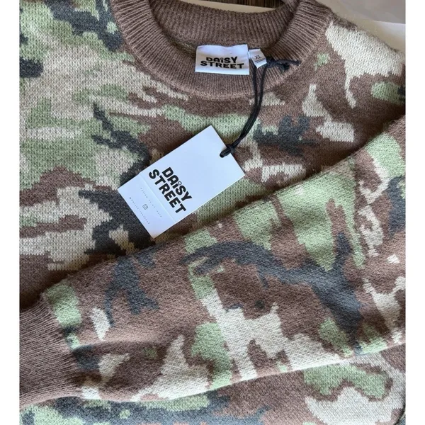 Daisy Street Camo Cropped Sweater Women XL Brown Green Camouflage Crewneck NWT - Image 4
