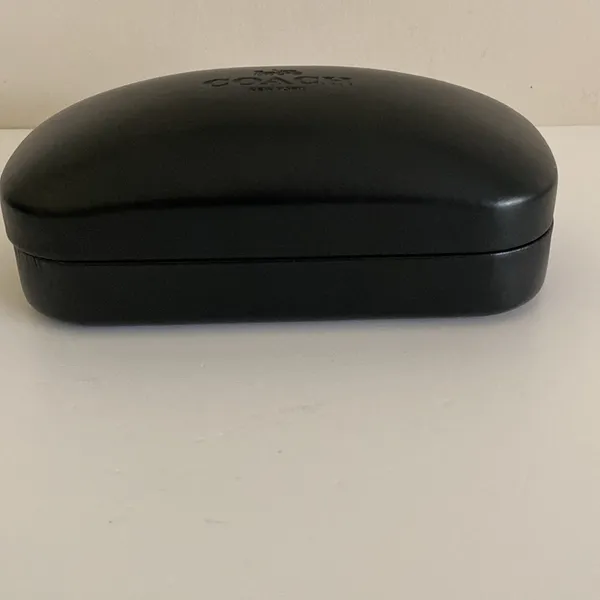 Coach sunglasses Case with cloth and papers Black leather Protective new - Image 4