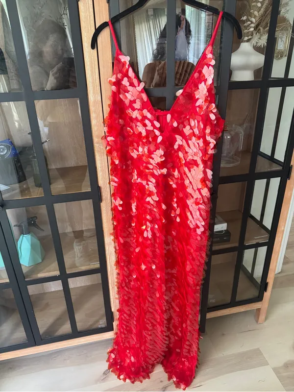 Sequined gown maxi dress formal wedding guest plunge v-neck spaghetti straps - Image 2