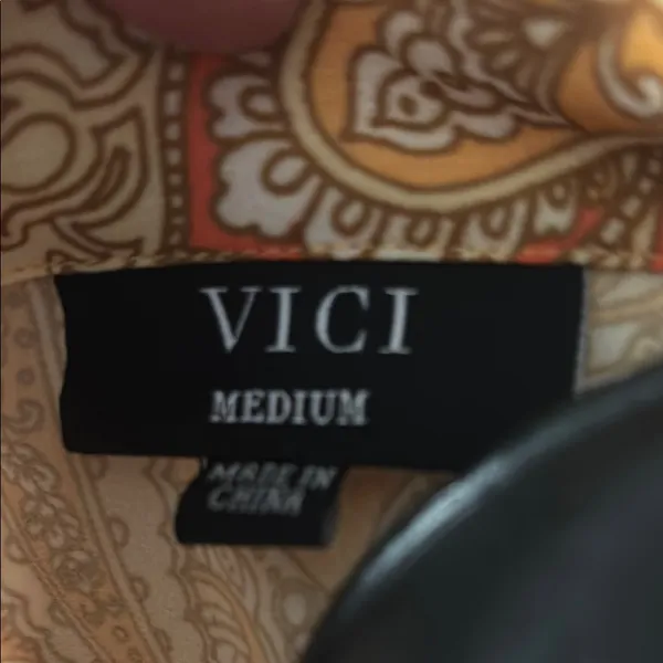 Vici M NWOT Yellow and Orange Paisley Button-Up Shirt - Image 2