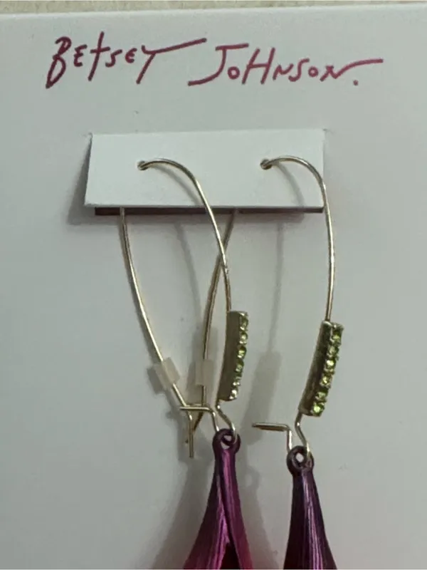 BETSEY JOHNSON CALLA LILY Green and Red Enamel Twist Earrings with Gold Accent - Image 3