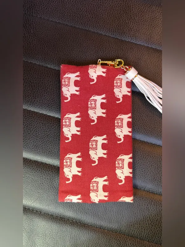 Makeup Junkie Mini Elephant Print Layflat bag Red - Image 2