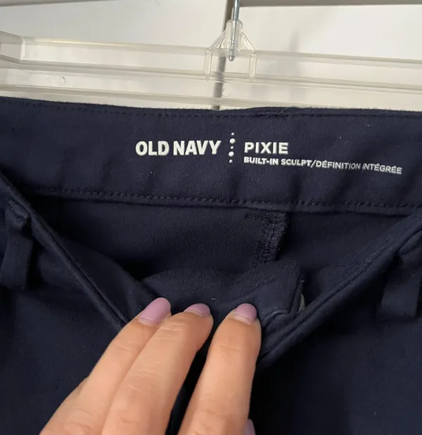 Old Navy Navy Blue Cropped Pixie Pants - Image 3