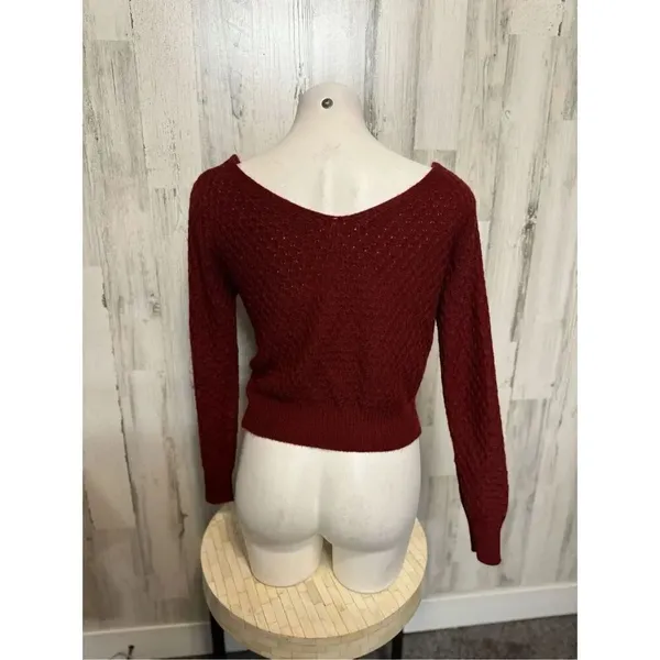 Burgundy Twist Front Waffle Knit Long Sleeve Sweater – Size Small - Image 4