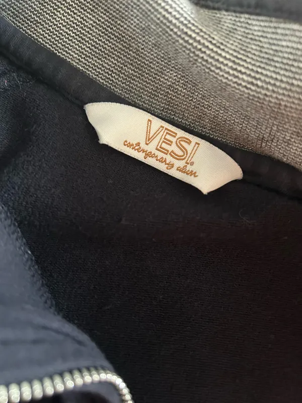 Vesi Auburn Zip up Black - Image 3