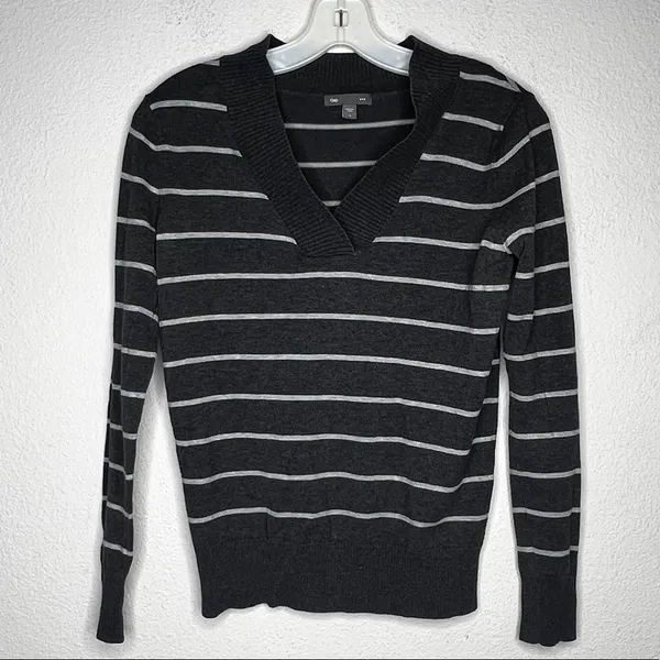 Gap Sweater‎ - Image 5