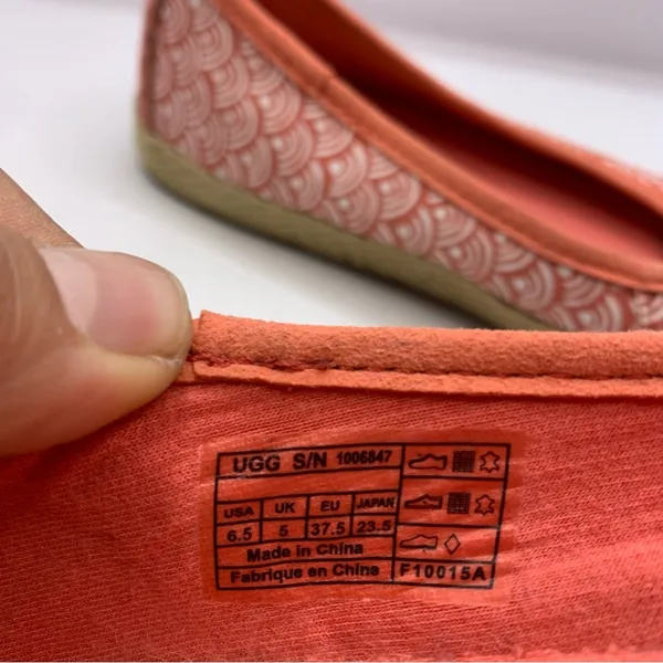 Women's Ugg Slip-On Shoes, Pink and White USA 6.5 coral - Image 6