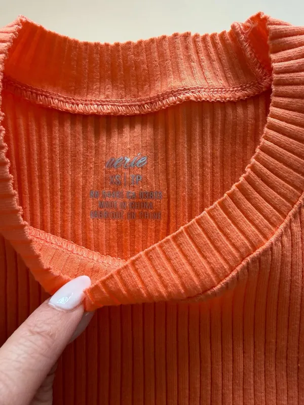 Aerie Ribbed Crew Neck Sleeveless Muscle Tank Crop Top in Orange‎ - Image 3