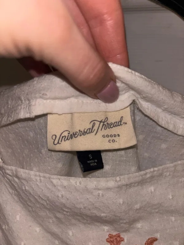 Universal Thread White Blouse Embroidered - Image 2