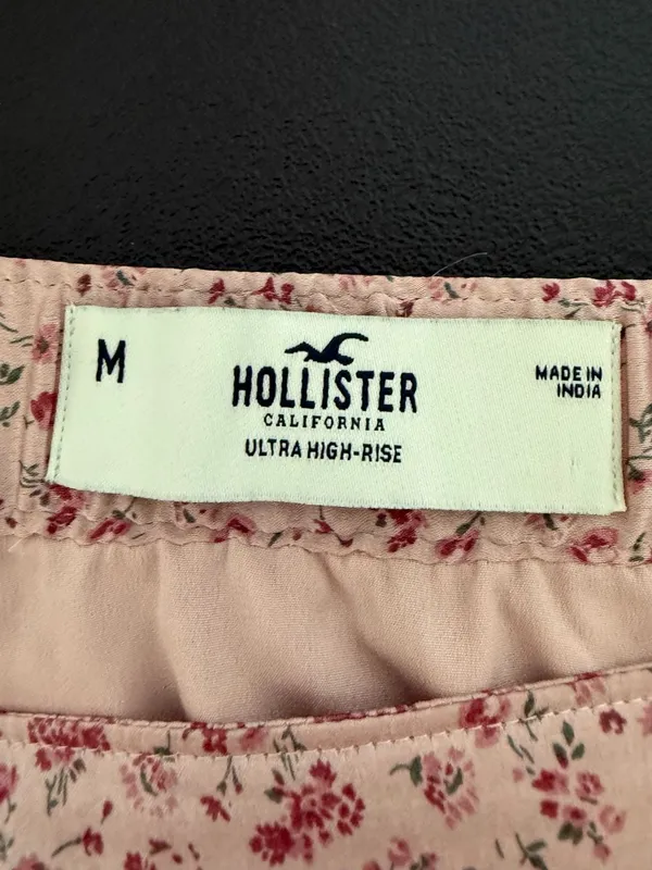 Hollister‎ Ultra High-Rise Floral Mini Skirt Size M - Image 2