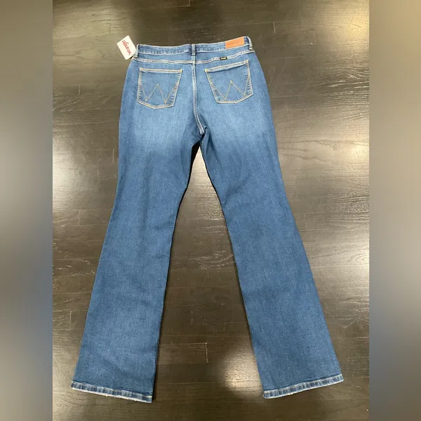 NWT WRANGLER HIGH RISE BOLD BOOT CUT JEANS‎ - Image 10