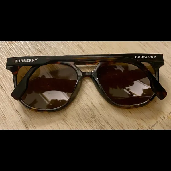 Burberry unisex sunglasses - Image 5