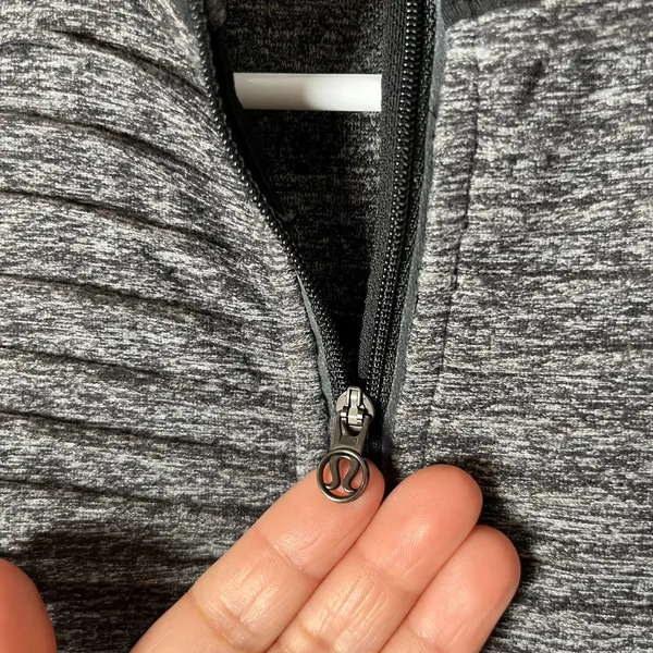 Lululemon Run: Your Heart Out Pullover Heathered Grey and Black Rulu‎ Size 4 - Image 7