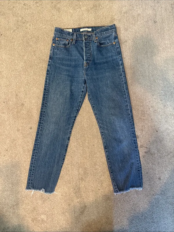 Levi’s Wedgie Straight Medium Wash Button Fly Raw Hem Ankle Jeans Size 26 - Image 2