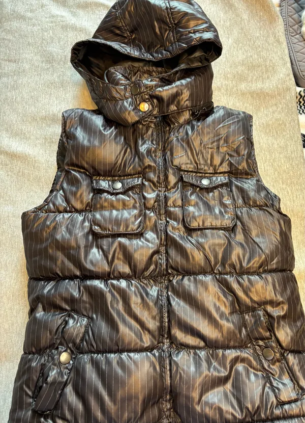 Faded Glory Black Pinstripe Puffer Vest Size Small - Image 5
