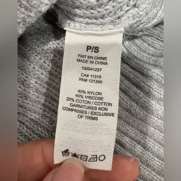 Garage Gray V-Neck Sweater Size S/P - Image 6