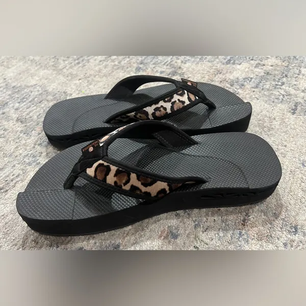 The Healing Sole by Dr. Meredith Warner Original Flip Flops Leopard Women's 9.5 - Image 6