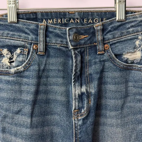 Women’s American Eagle Mom Straight Jeans Distressed 000 Regular Cool Torn Blue - Image 5