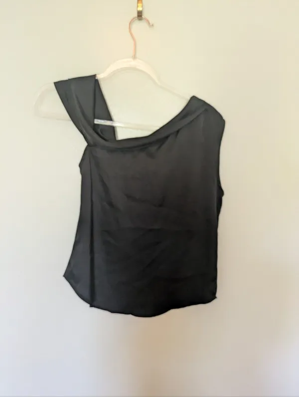 Heartloom Emmalina Satin Top Off The Shoulder Black XS - Image 8