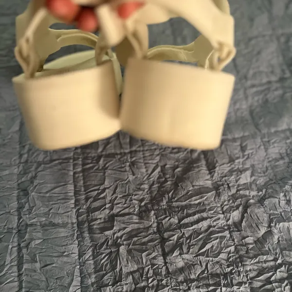 Teva Platform White Sandals Womens size 8 - Image 2