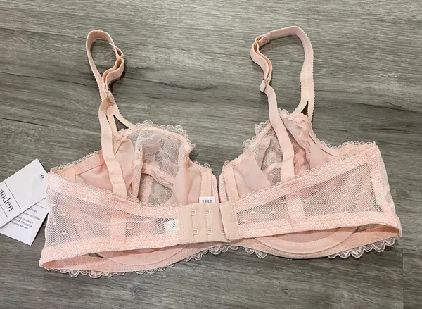 Light Pink Lace Bra. Size 34 C - Image 2