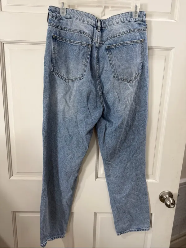 PacSun Light Wash Distressed Boyfriend Jeans Size 29 - Image 6