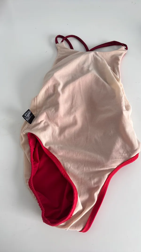 Soel Dancewear red leotard. Fully lined. Ruched sides. Size small - Image 3