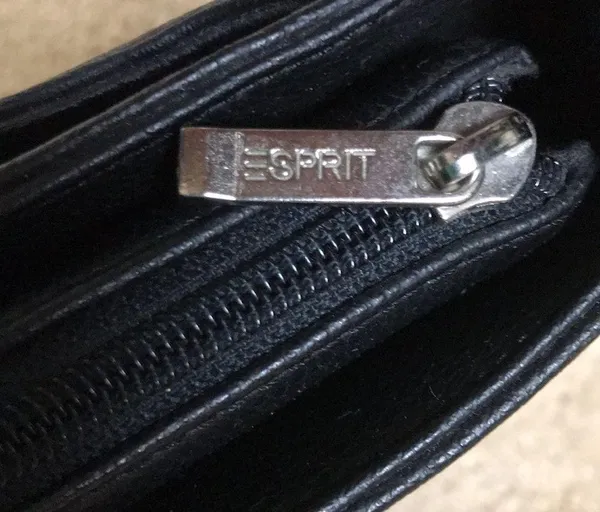 Esprit VTG Y2K Faux Leather Vegan Small Black Carry Hand Bag - Image 10