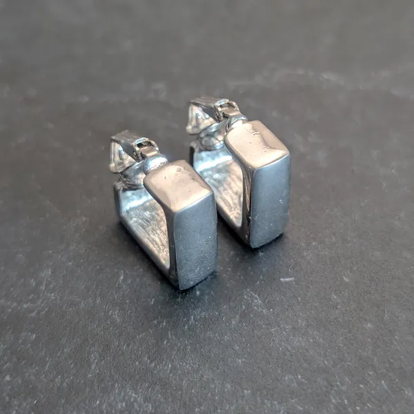 Vintage Kenneth Lane Clip On Earrings Retro 0.75" Silver Tone Square Hoops - Image 6
