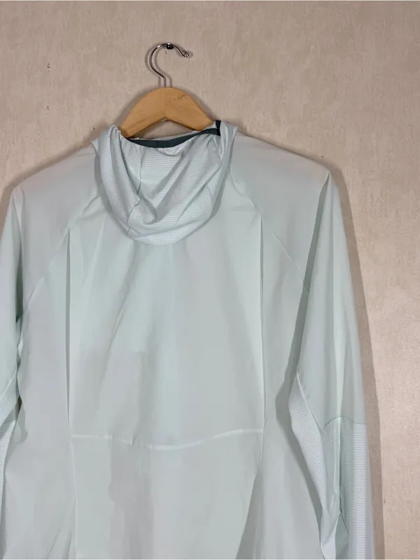 Patagonia Women’s Airshed Pro Pullover Jacket Super Lightweight in Wispy Green L - Image 10