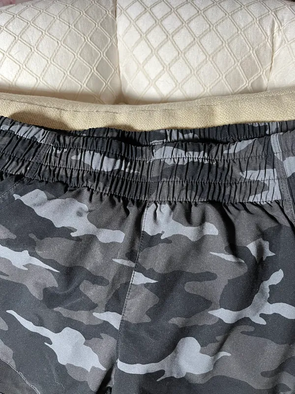 CAMO SHORTS. SIZE XXS - Image 2