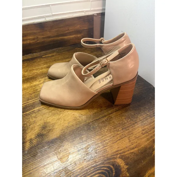 Journee tan heels size 7 - Image 2