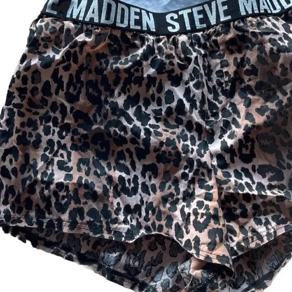 Steve Madden Women's Shorts Cheetah Print sz Small Pjs Comfy Daily Shorts - Image 2