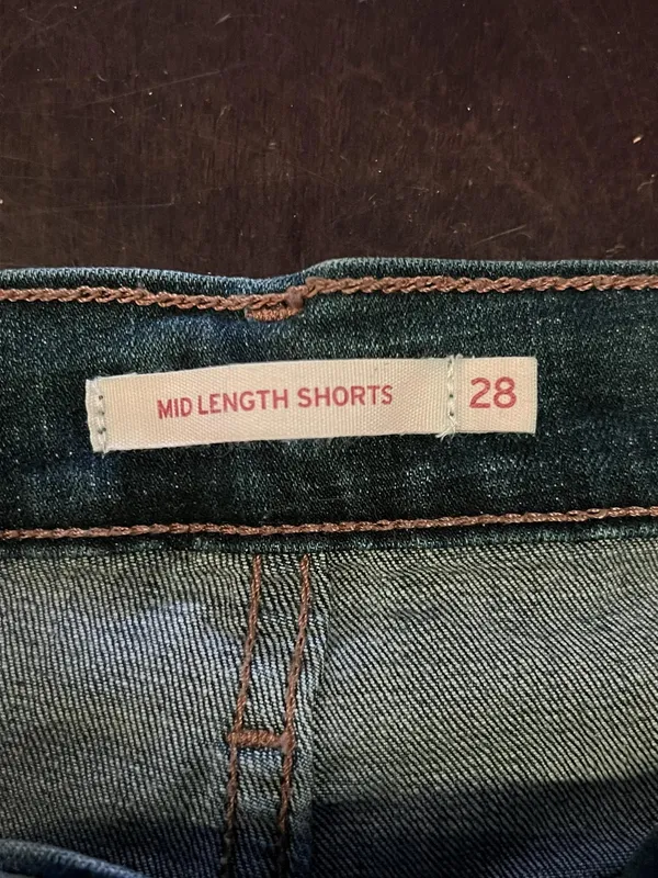 Levi's Shorts Womens 28 Blue Denim Bermuda Cuffed Mid Length 5 Pocket Casual - Image 3