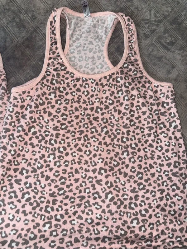 Short women’s pajama set pink size M - Image 4