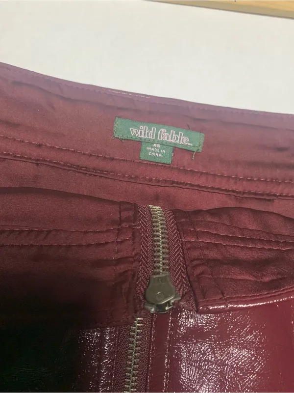 Burgundy Patent-Look Zip Front Mini Skirt Ladies Size XS - Image 2