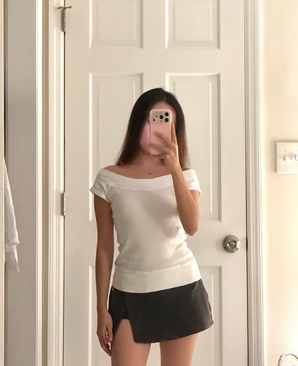 Brandy Melville Off-The-Shoulder Top - Image 3