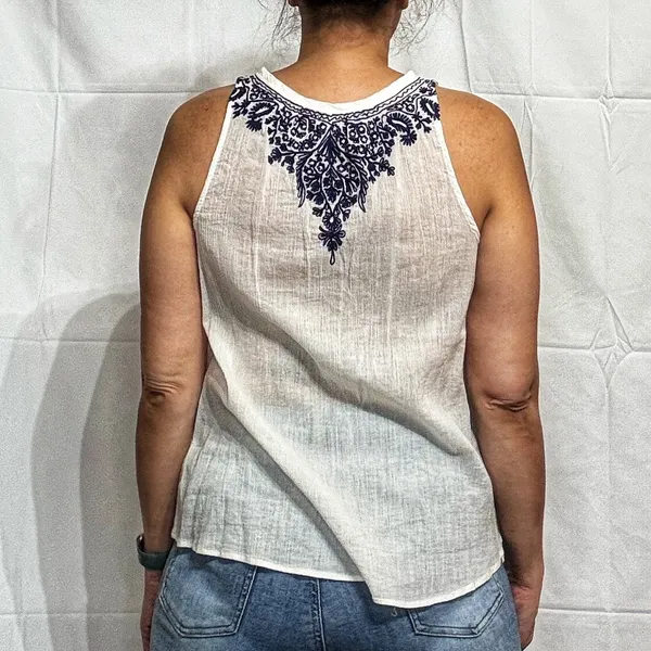 Joie White Blue Embroidered Sleeveless Button Down Blouse Sz M - Image 10