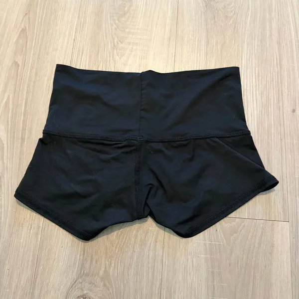 Teeki Sun Shorts Black - Image 4